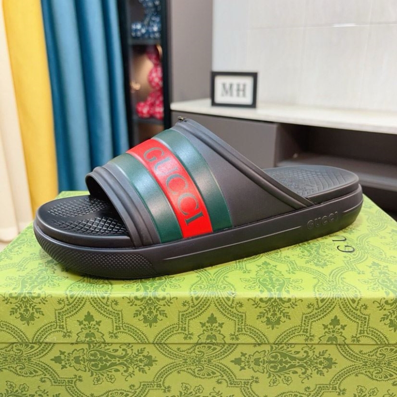 G*u*i slippers